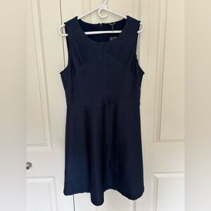 Daisy Fuentes navy sleeveless dress size XL NWT. Textured fabric. Zip back